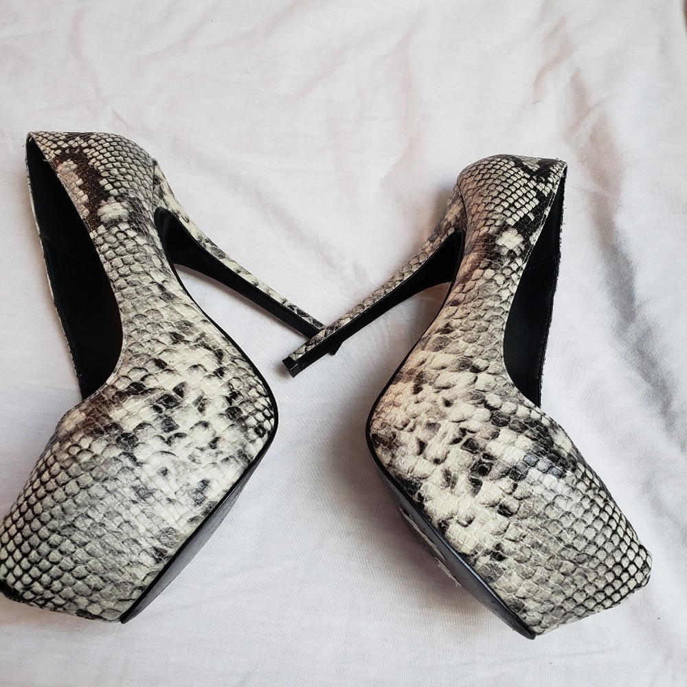 Shoe - Picture 5 of 7